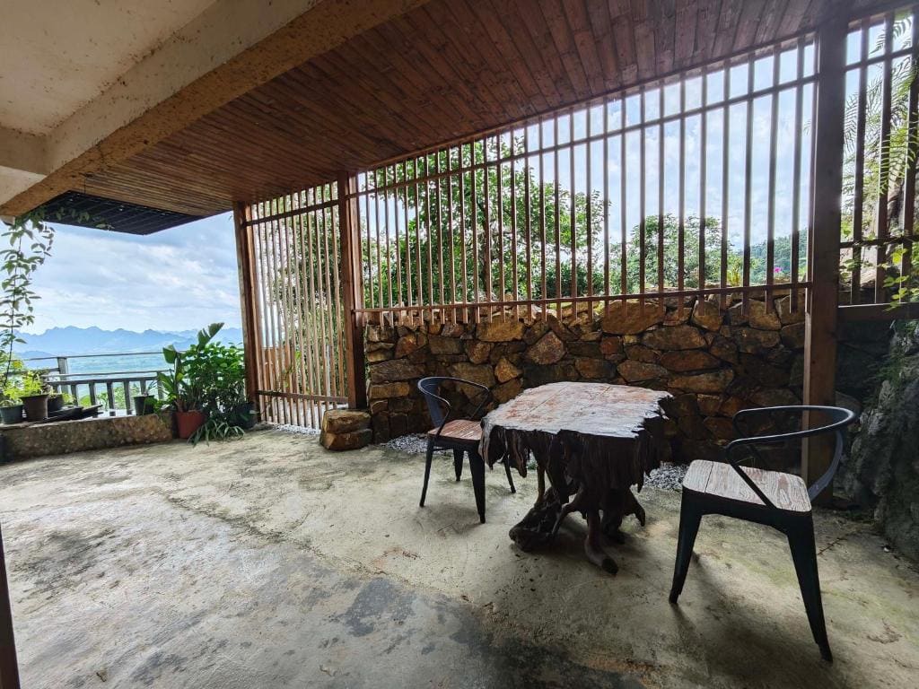 Twin Room with View room - Image 3