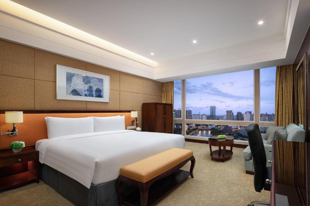 Horizon Double Room with River View room - Image 1