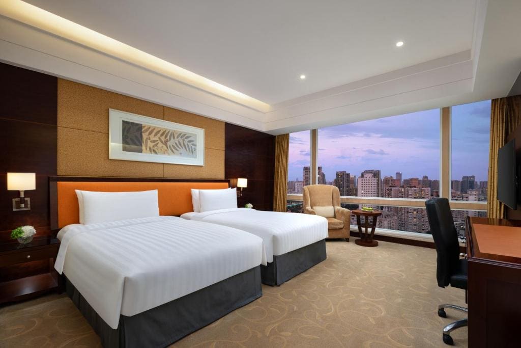 Deluxe Twin Room with City View room - Image 3