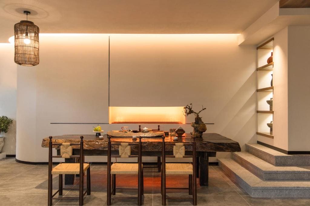 Family Room with Balcony room - Image 1