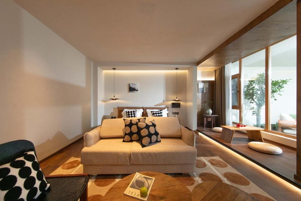 Queen Room with Garden View room - Image 3