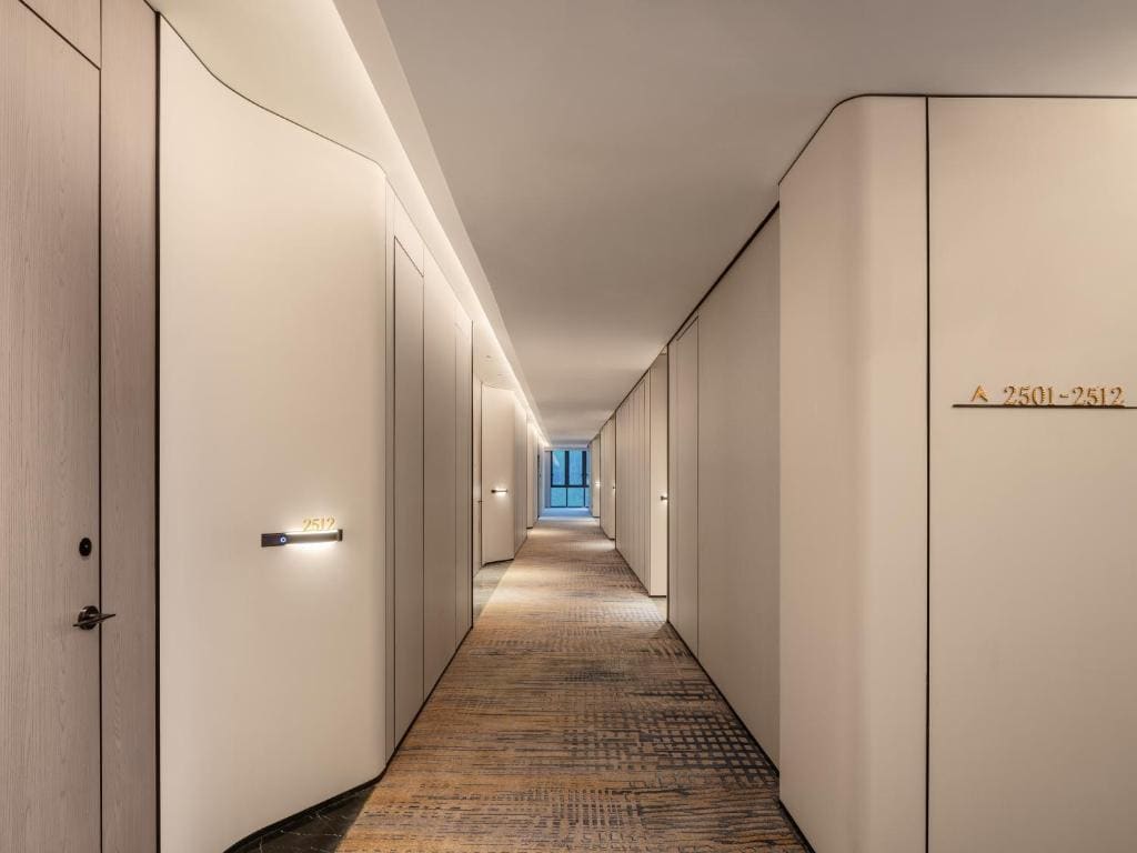 Business King Room room - Image 1