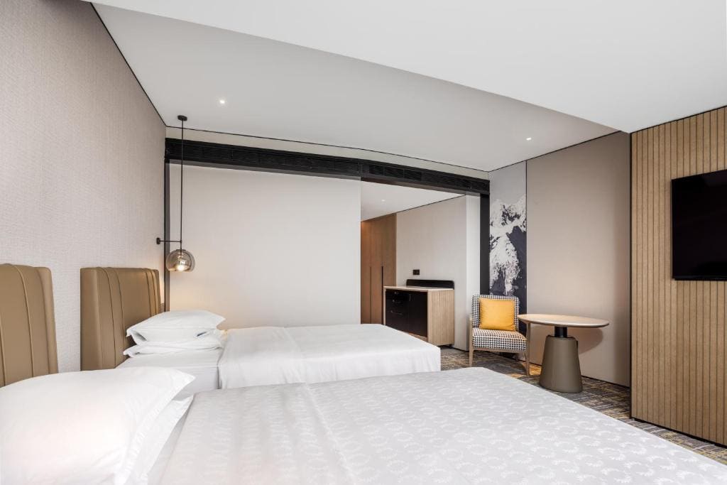 Deluxe Twin Bed Room room - Image 1