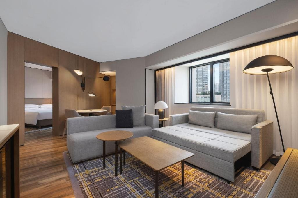 One-Bedroom Family Suite with City View room - Image 2