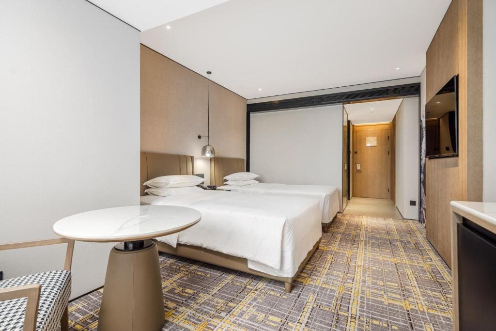 Deluxe Twin Bed Room room - Image 3