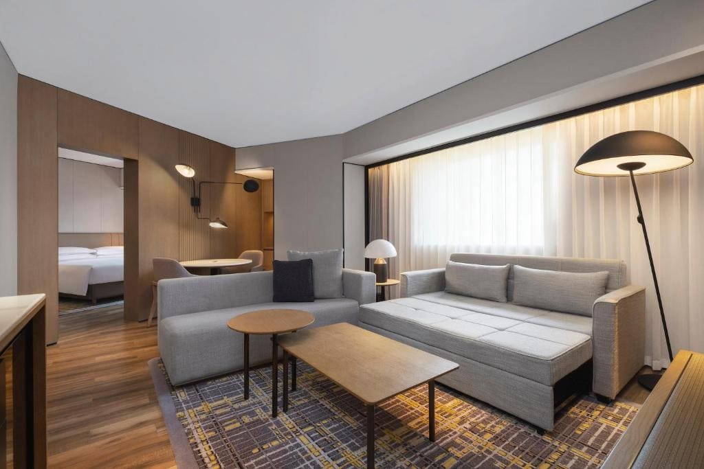 One-Bedroom Family Suite with City View room - Image 1