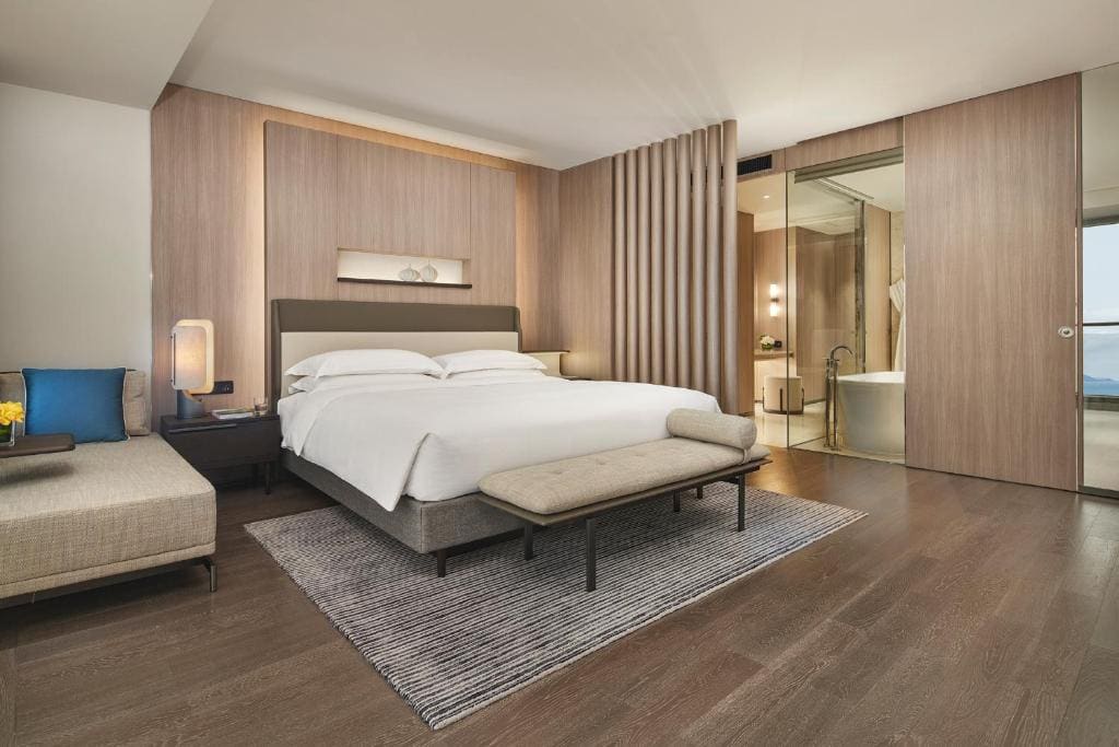 Panoramic Suite room - Image 1