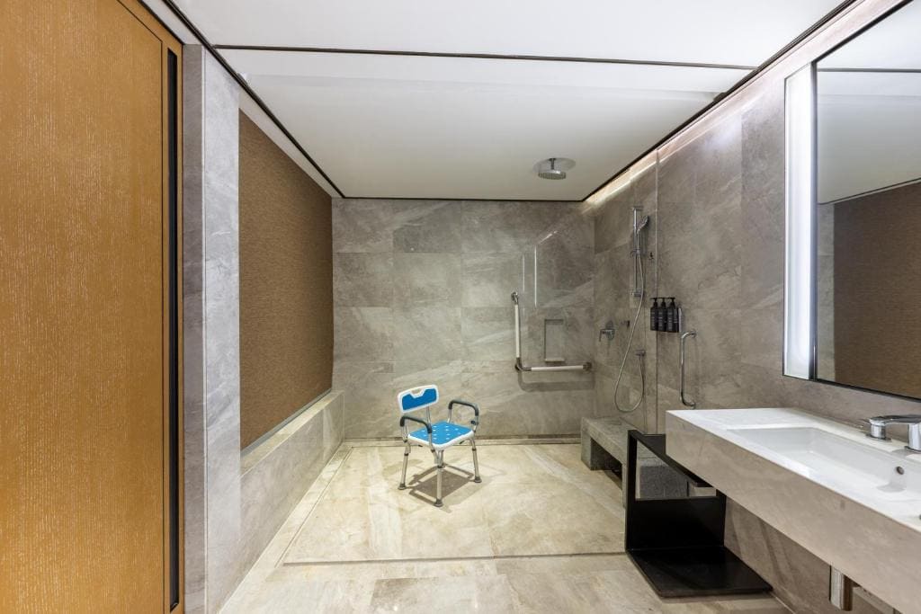 Accessible Room room - Image 2