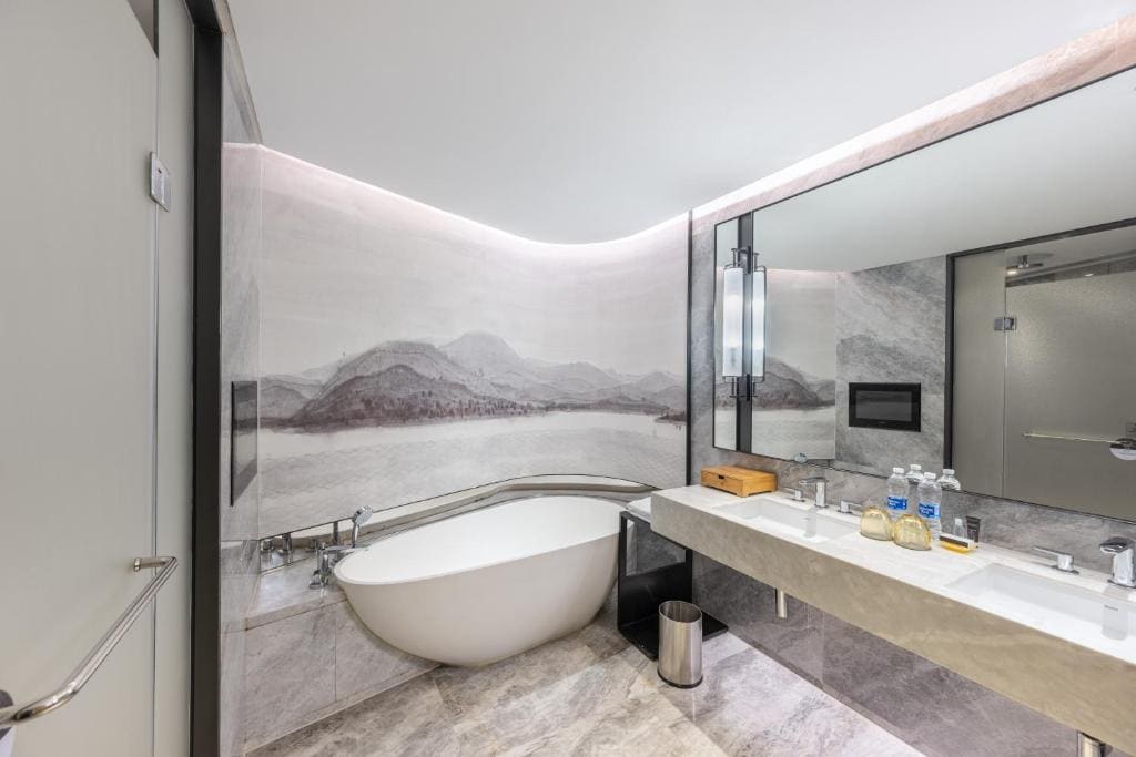 Deluxe Suite room - Image 3