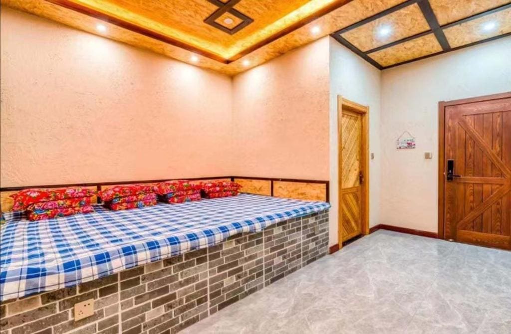 Quadruple Room with Mountain View room - Image 1