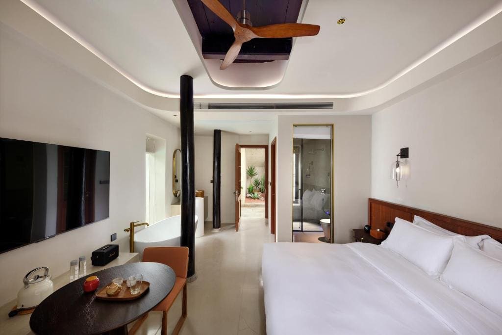 Double Room with Garden View room - Image 2