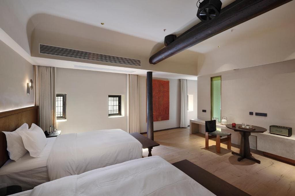 Superior Twin Room room - Image 2