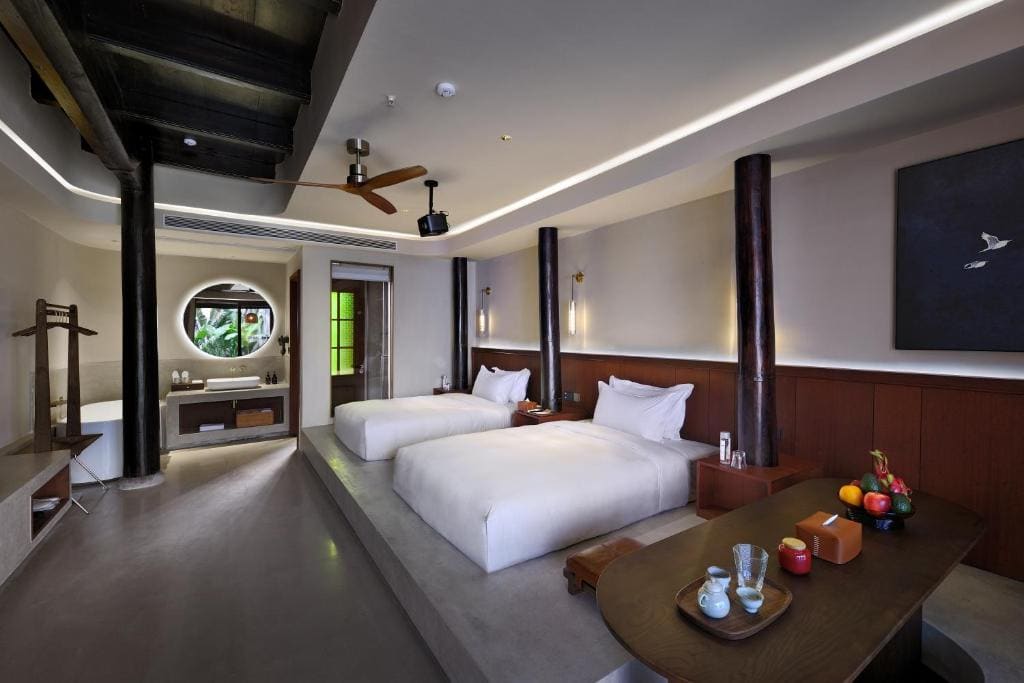 Twin Room with Bath room - Image 1