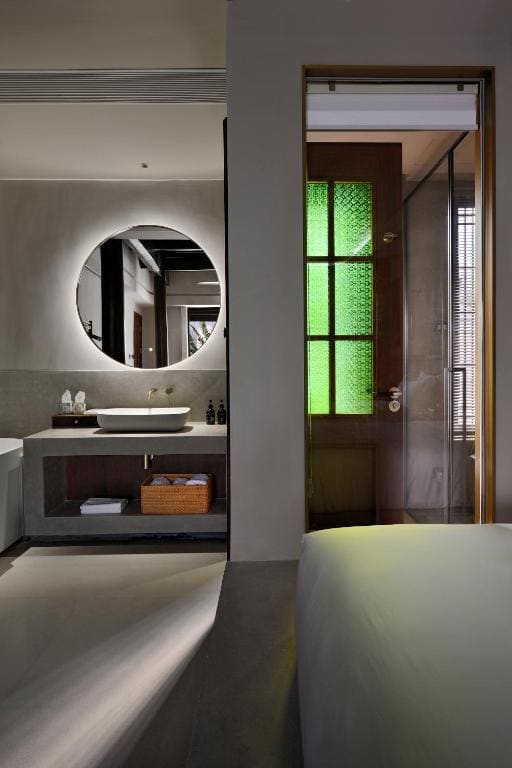 Twin Room with Bath room - Image 3