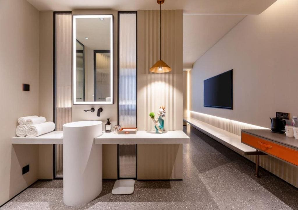 Deluxe Twin Room room - Image 2