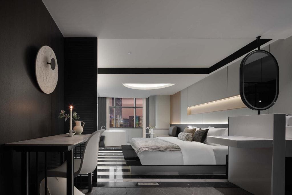 Deluxe Double Room with Bath room - Image 1