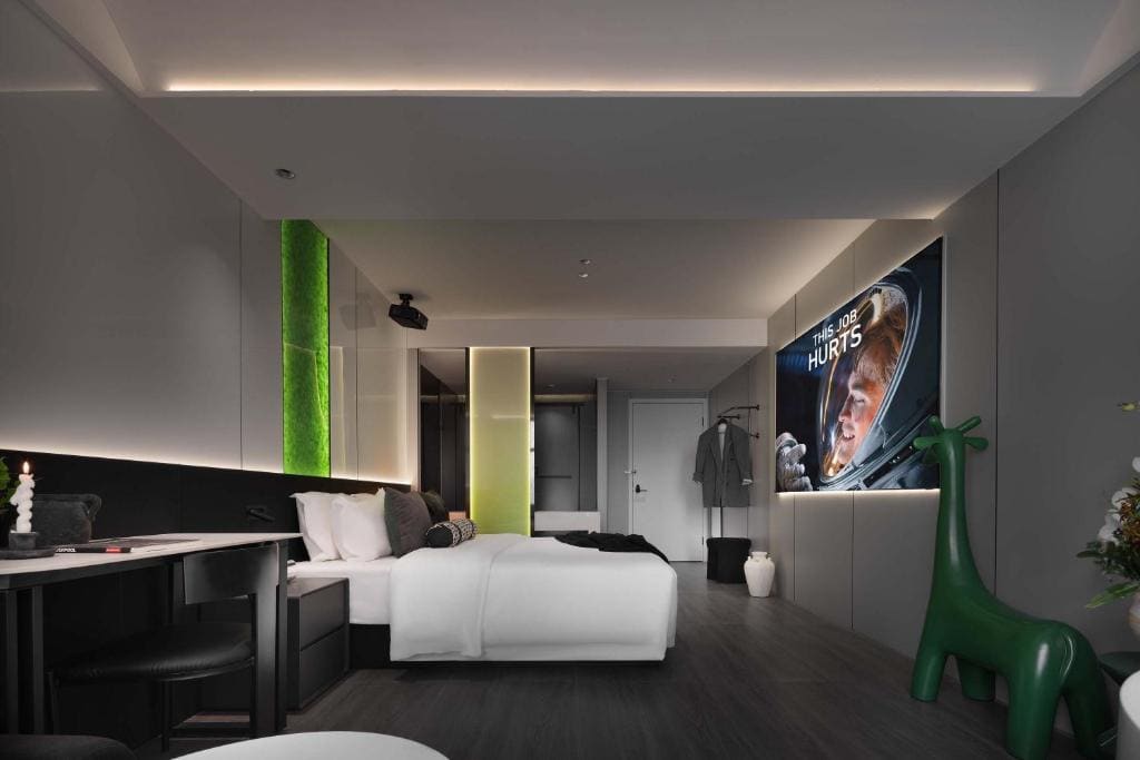 Double Room with Spa Bath room - Image 3