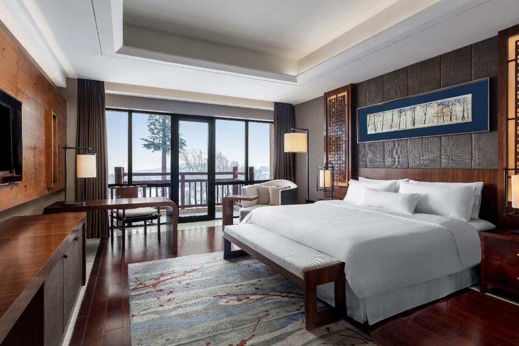 King Room with Ski Park View room - Image 1