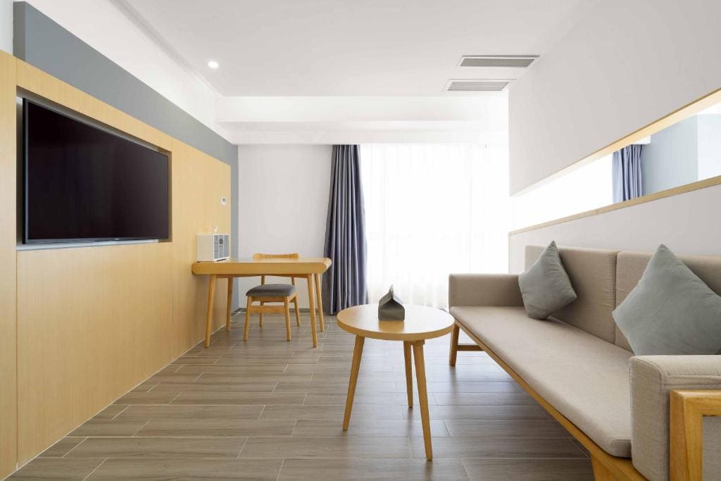 Deluxe Suite room - Image 2