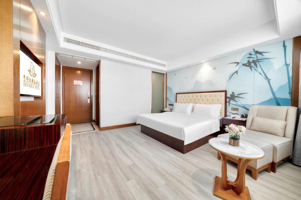 Deluxe King Room room - Image 3