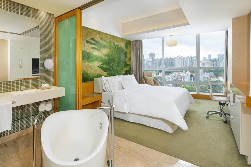 Deluxe King Room, Guest room, 1 King room - Image 3