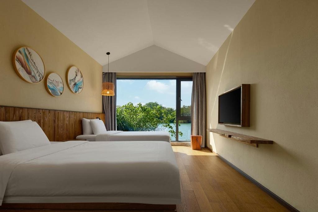 Two-Bedroom Suite with River View room - Image 3