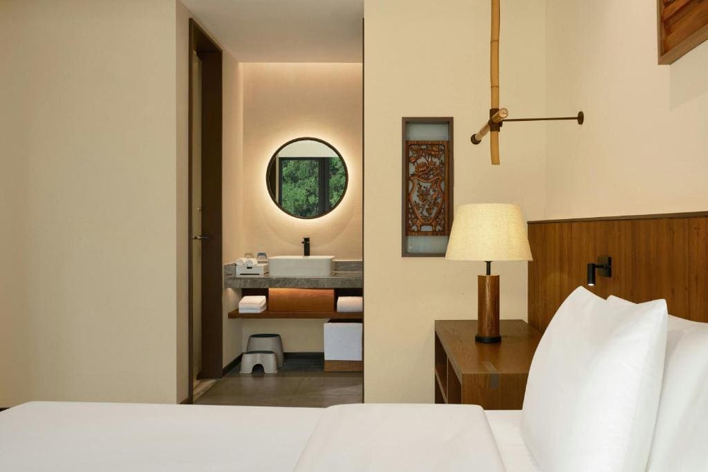 Two-Bedroom Suite with River View room - Image 2
