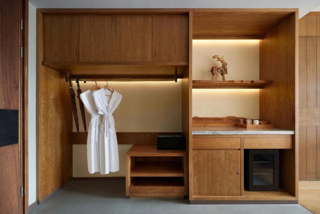 Twin Room with Partial River View room - Image 1