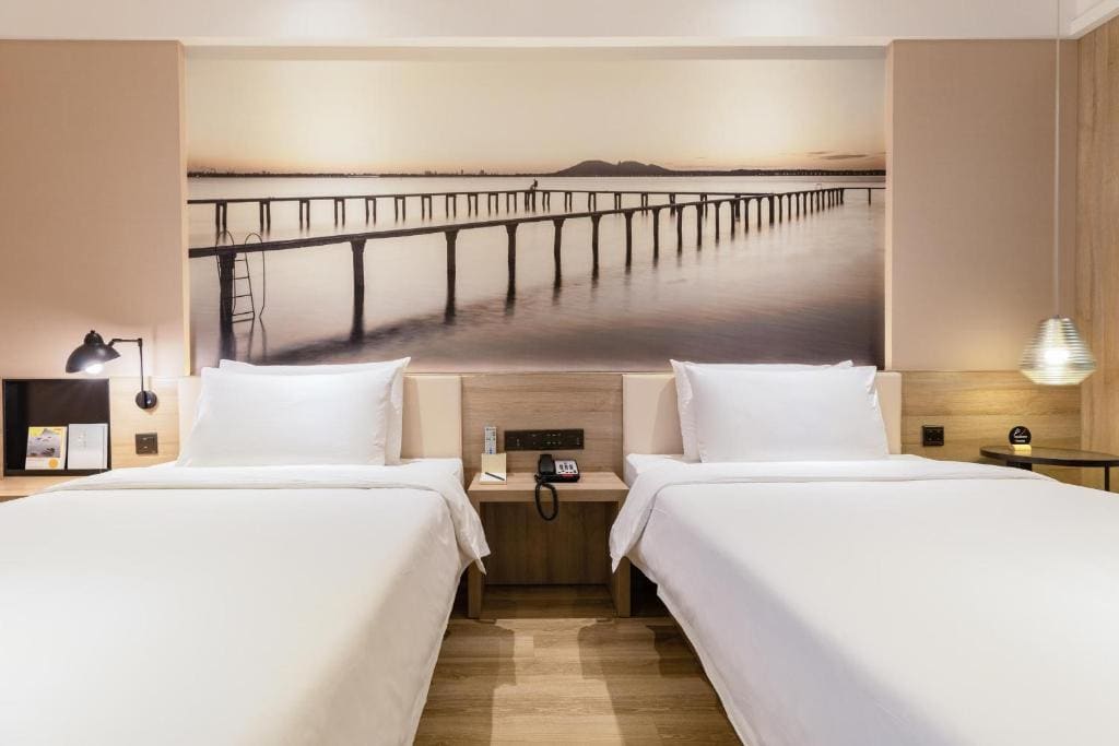 Superior Twin Room room - Image 2