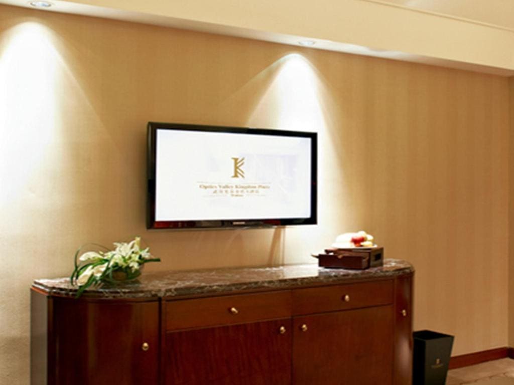 Superior Twin Room with Lake View room - Image 3