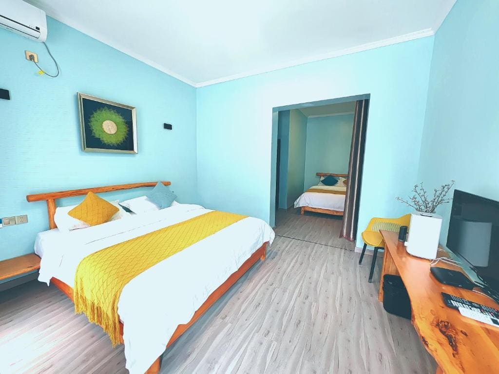 Deluxe Junior Suite room - Image 2