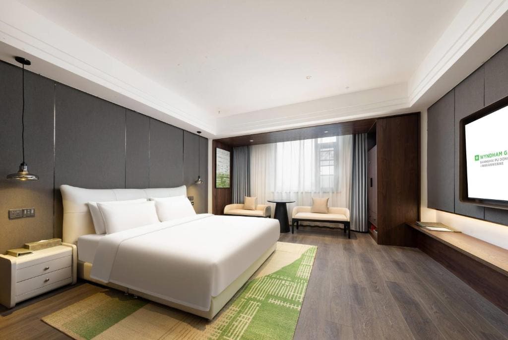 Deluxe Suite room - Image 2