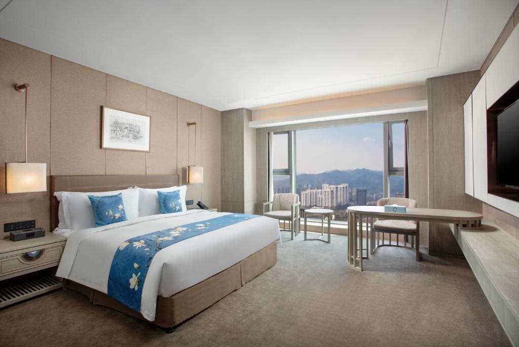 Deluxe King Room room - Image 1