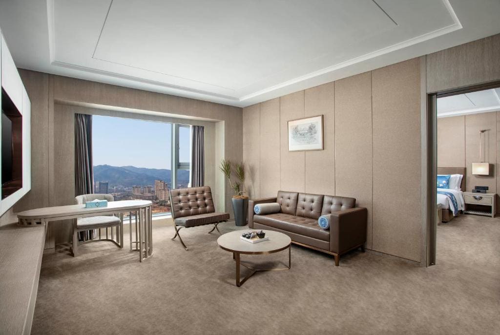 Executive Suite room - Image 2