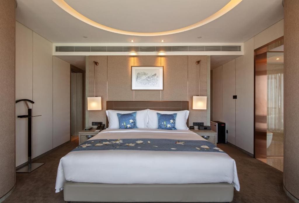 Superior Suite room - Image 3