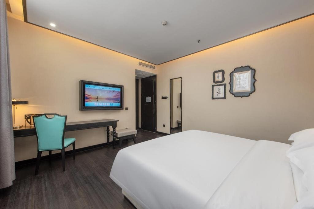 Deluxe King Room room - Image 1