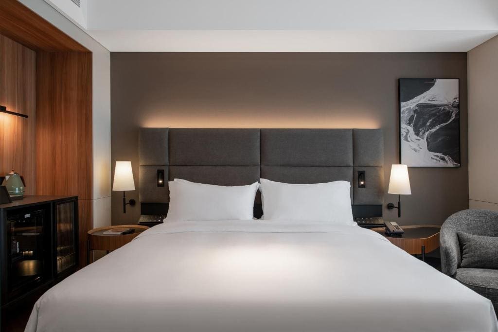 Hotel
Manxin Hotel Xian Bell Tower
9.6 Exceptional
0.6 miles from center
Starting from
$169 room - Image 2