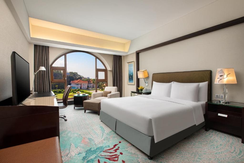 Xinyue Executive Verdant Bay View Room(King bed room) room - Image 1