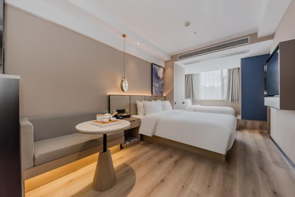 Family Room room - Image 1