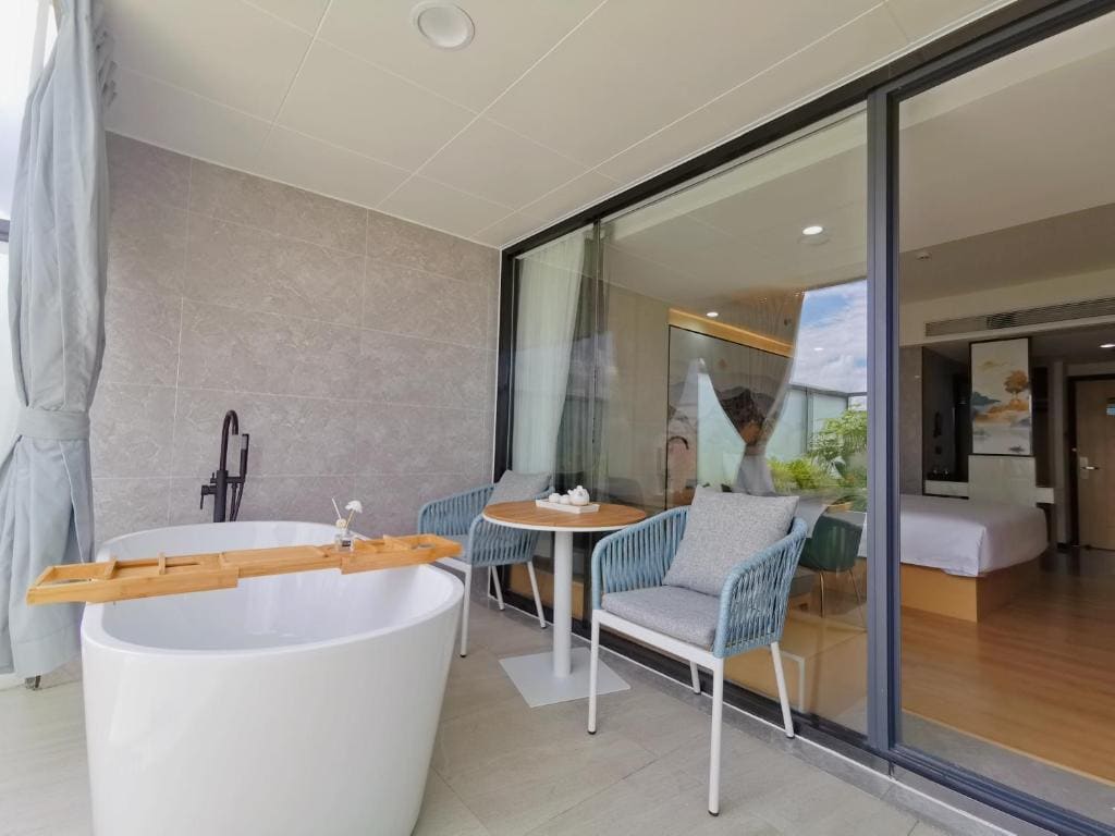 Double Room with Courtyard View room - Image 3