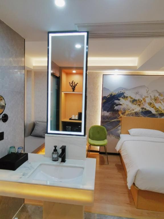 Cinema Twin Room room - Image 3