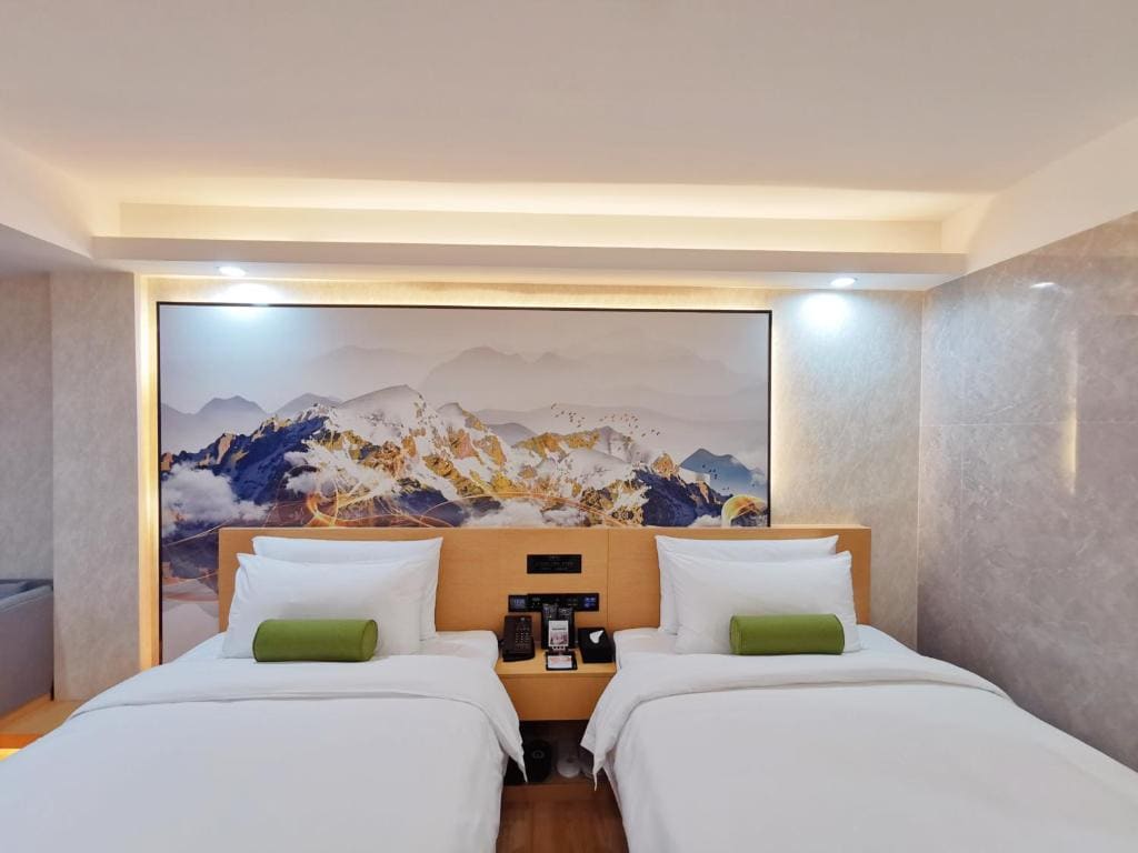 View Twin Room room - Image 1