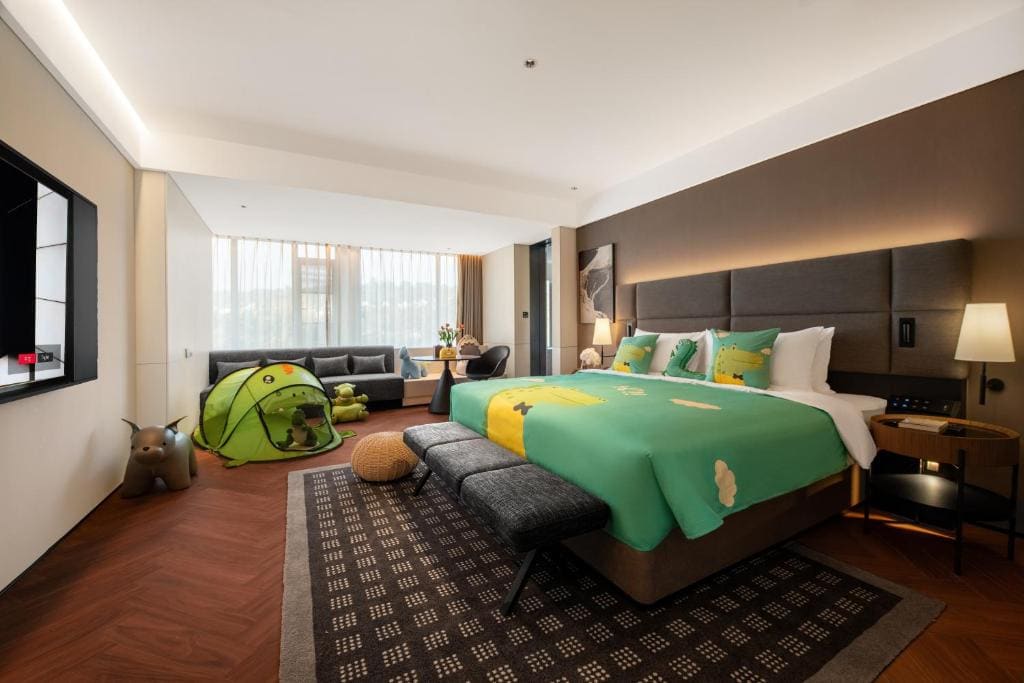Hotel
Intercity Hotel Guangzhou East Railway Station
9.1 Wonderful
0.7 miles from center
Starting from
$227 room - Image 1