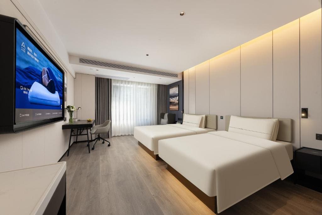 Premier Family Twin Room room - Image 2