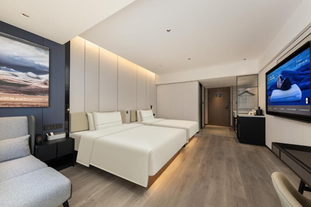 Premier Family Twin Room room - Image 1