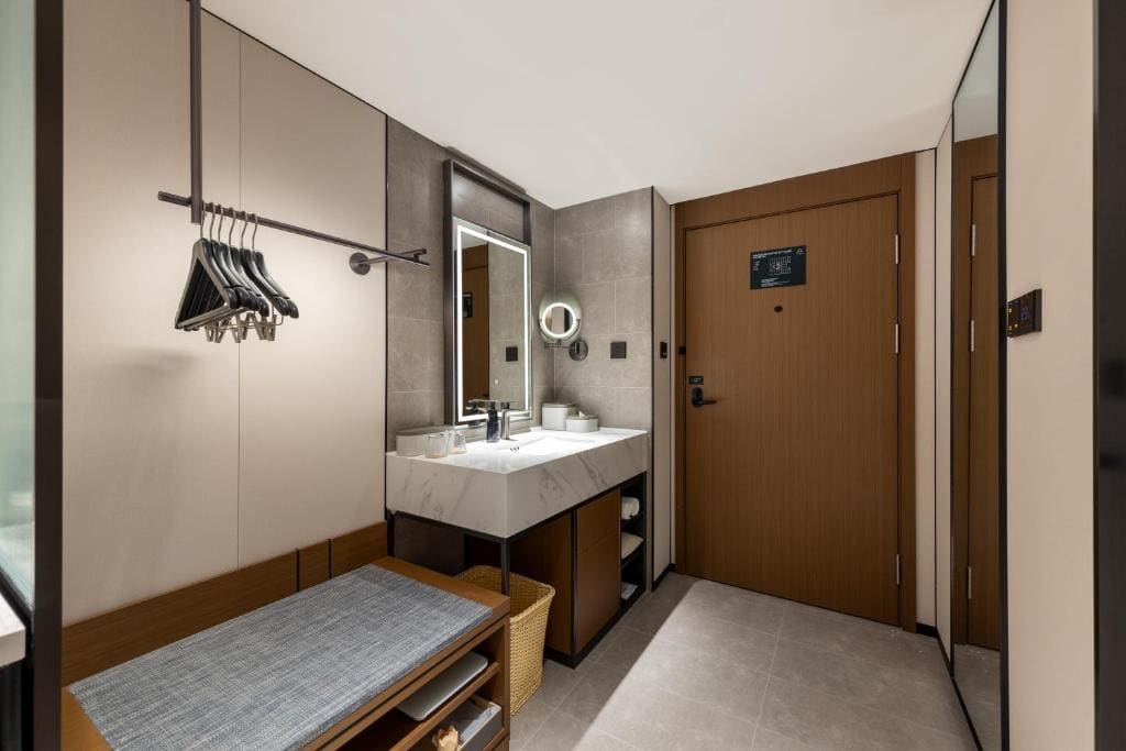 Superior Twin Room room - Image 2