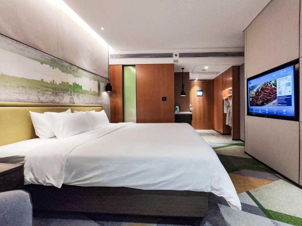 Deluxe Queen Room room - Image 1