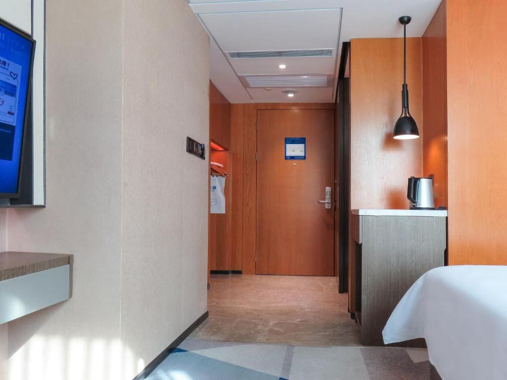 Superior King Bed Room room - Image 1