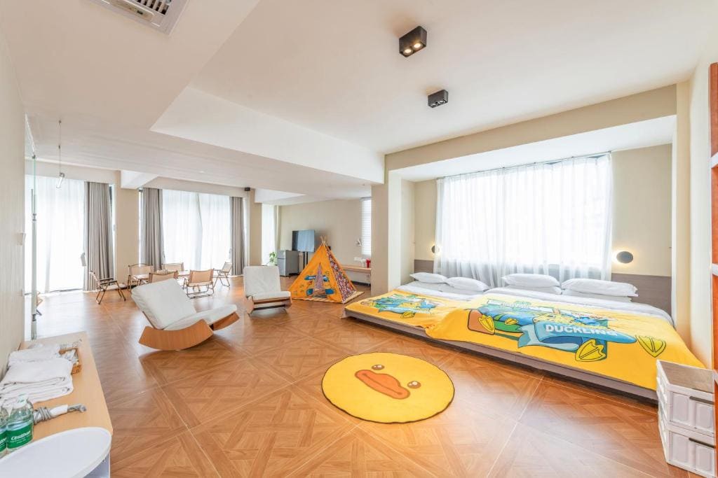 Suite with Lake View room - Image 1
