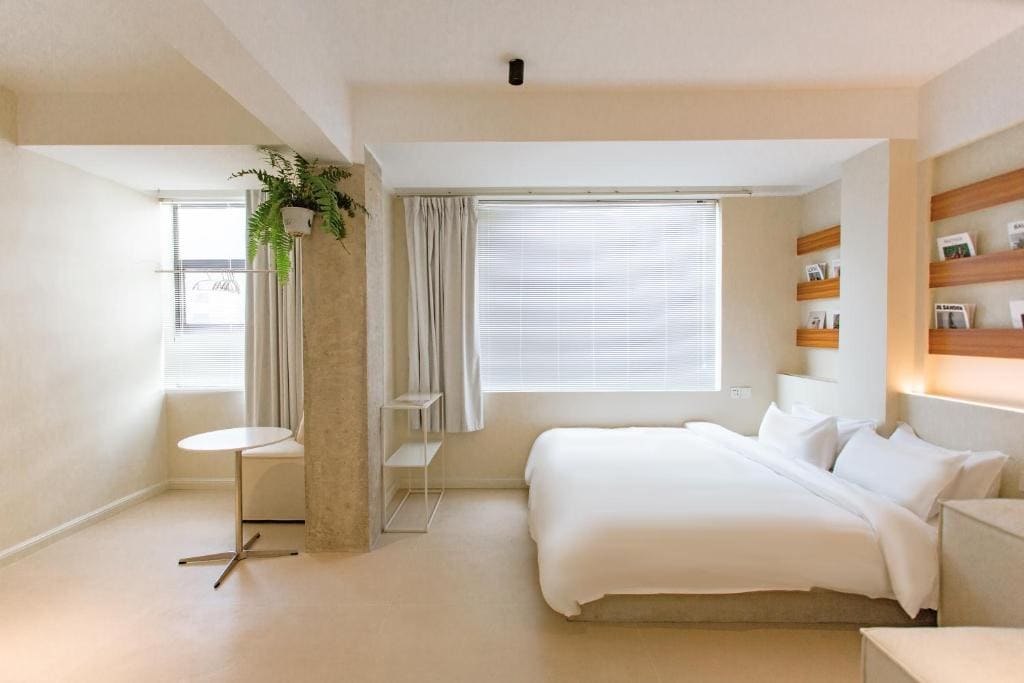 Deluxe Room (2 Adults + 1 Child) room - Image 3